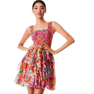 Alice + Olivia Jocelyn mini dress size 2 in excellent condition .